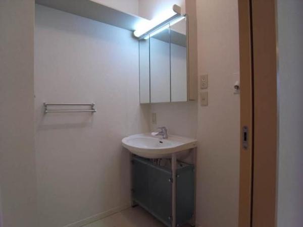 日野市新町３丁目のアパート