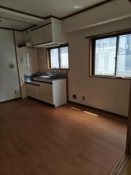 八王子市子安町４丁目のマンション