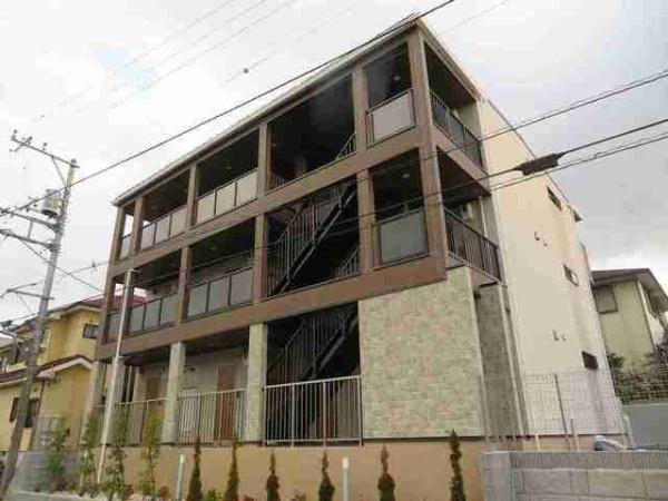 八王子市小比企町のアパート