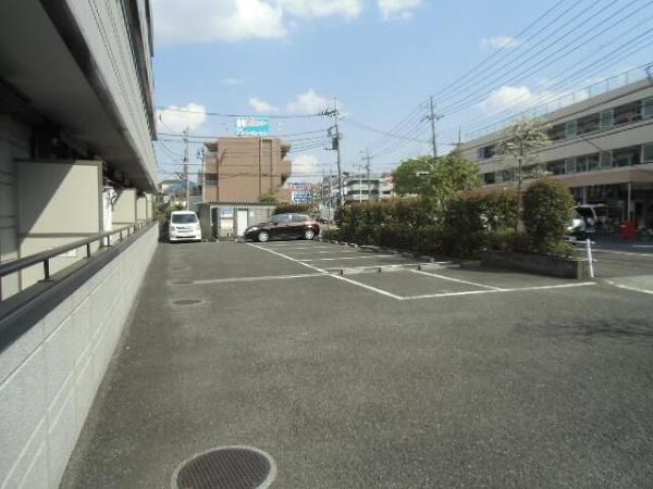 日野市三沢１丁目のマンション