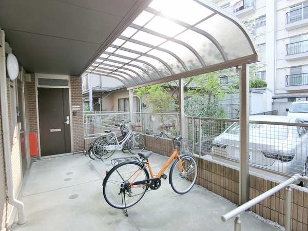 八王子市千人町３丁目のアパート