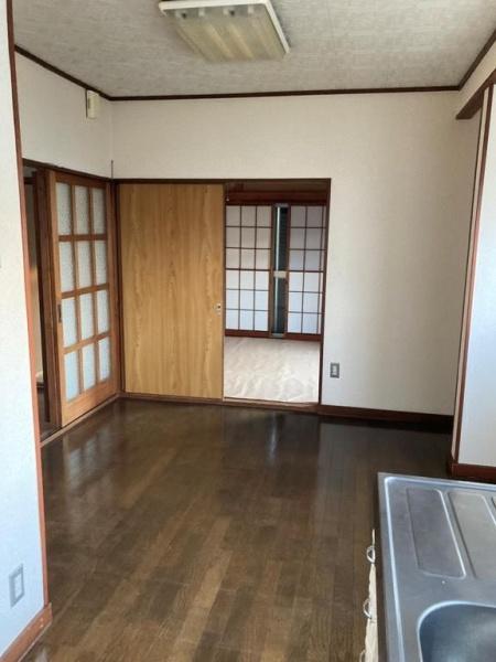 日野市西平山２丁目の貸家