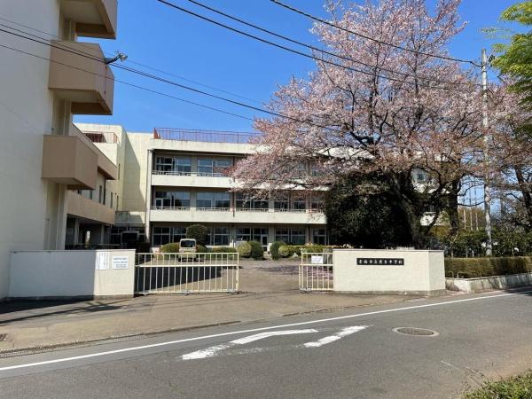 青梅市東青梅３丁目の貸家(青梅市立霞台中学校)