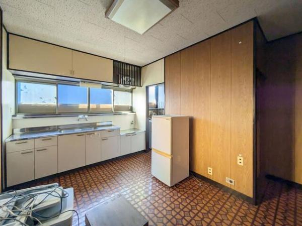 八王子市めじろ台４丁目のアパート
