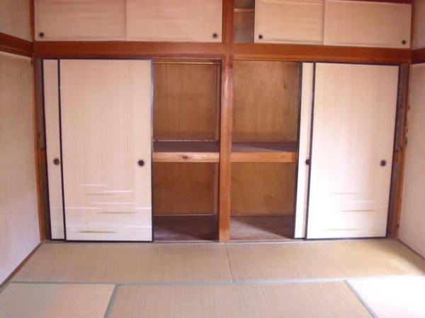 八王子市南浅川町の貸家