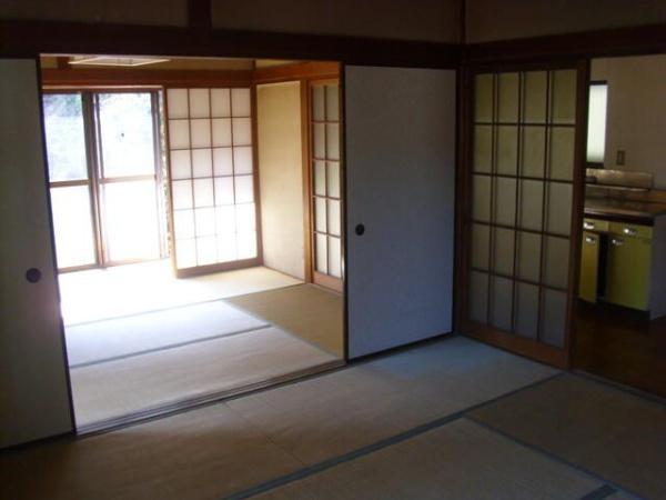 八王子市南浅川町の貸家