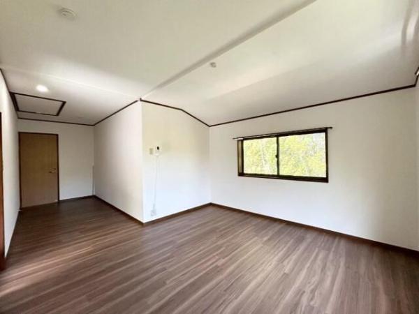 八王子市絹ケ丘１丁目の貸家