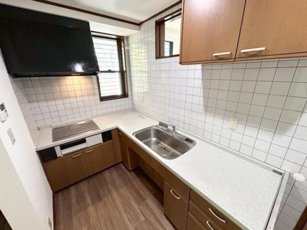八王子市絹ケ丘１丁目の貸家