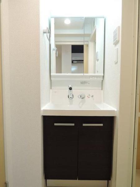 八王子市小比企町のマンション