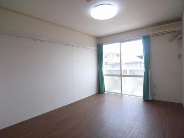 八王子市左入町のアパート