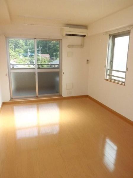 八王子市長沼町のマンション