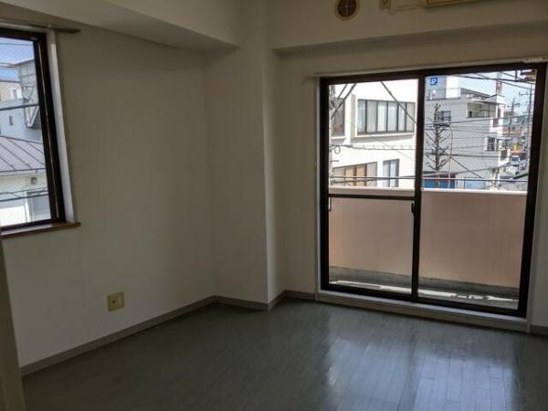 八王子市子安町４丁目のマンション
