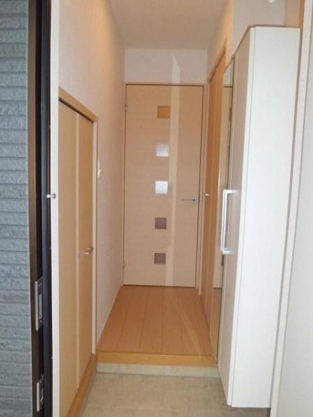 クー・ド・フェルム(玄関)