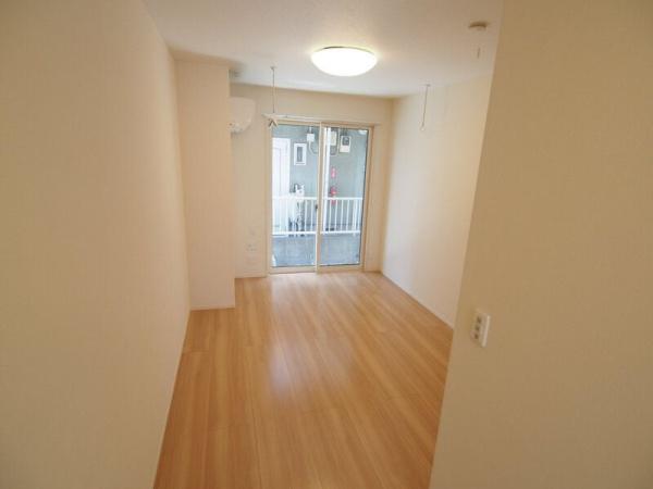 八王子市散田町３丁目のアパート