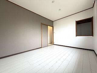 ピロティ日野