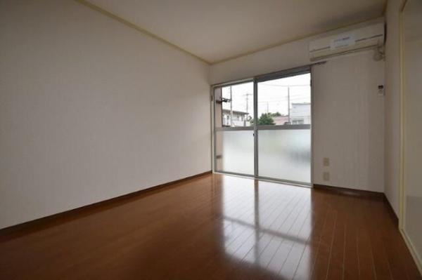 メゾン小山ＩＩＩ