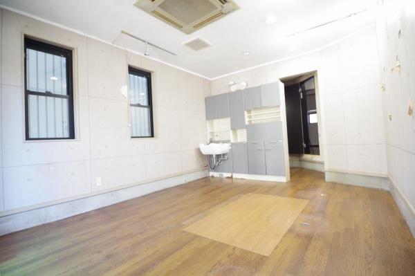 明神町貸店舗付き住戸