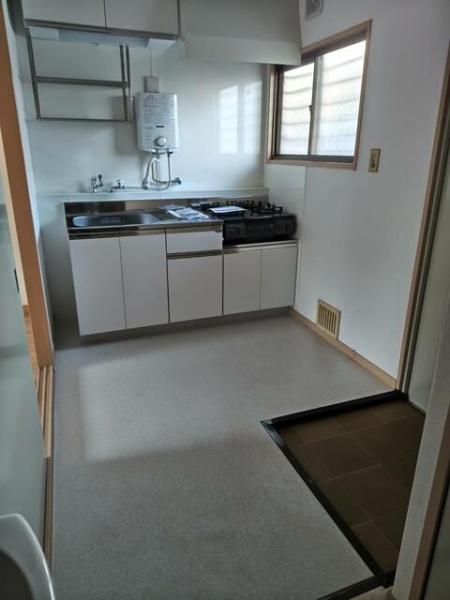 コーポからまつ