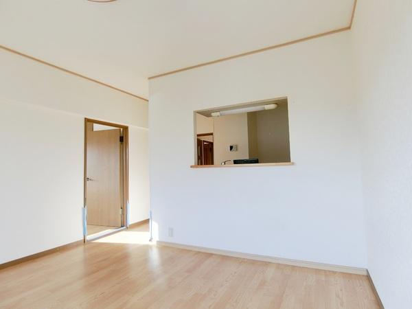 ドミール秋川(リビング)