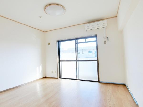 ドミール秋川(リビング)