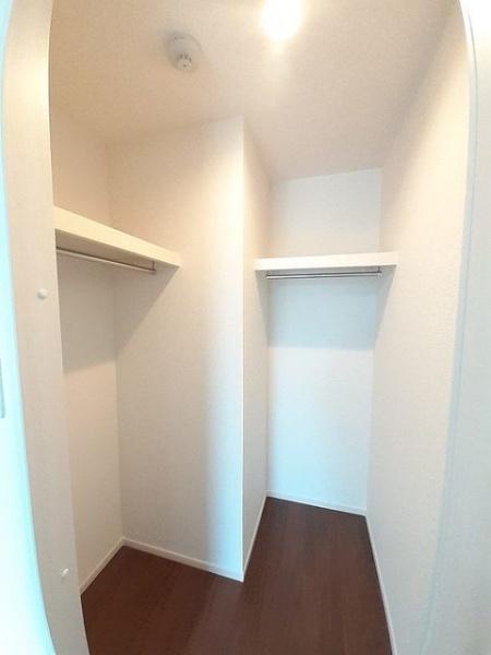 シャン・ヴァロン明神町