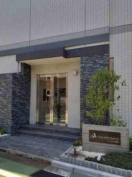 シャン・ヴァロン明神町