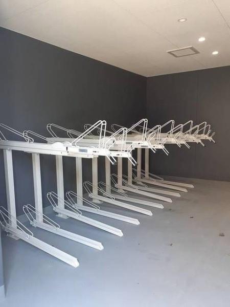 シャン・ヴァロン明神町