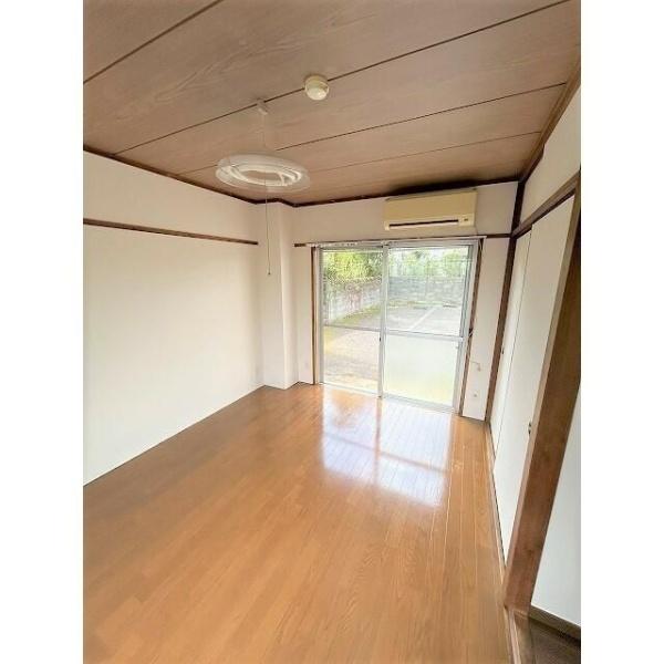 ウモーレ（ＵＭＯＯＲＥ）