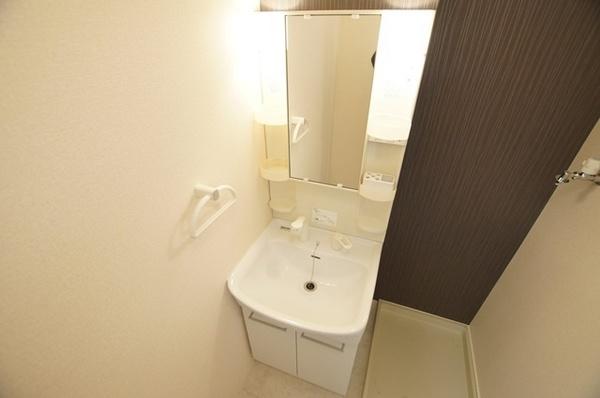 尼崎市武庫川町１丁目のハイツ