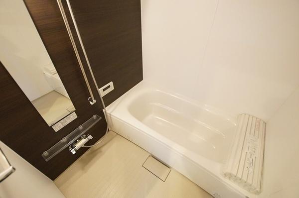 尼崎市西長洲町２丁目のハイツ