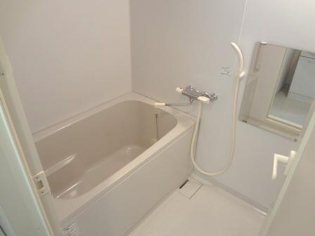 尼崎市東難波町２丁目のマンション