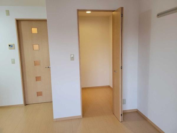 尼崎市東七松町１丁目のマンション