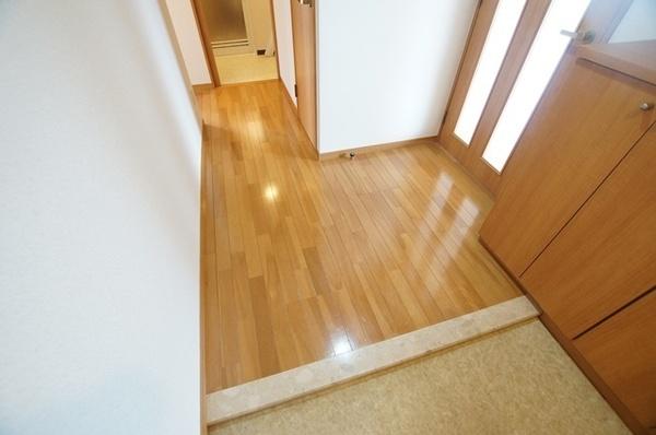 尼崎市東園田町３丁目のマンション