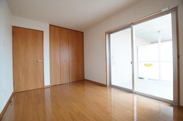 尼崎市東園田町３丁目のマンション