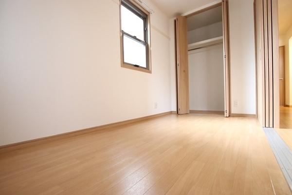 尼崎市武庫之荘本町１丁目のアパート