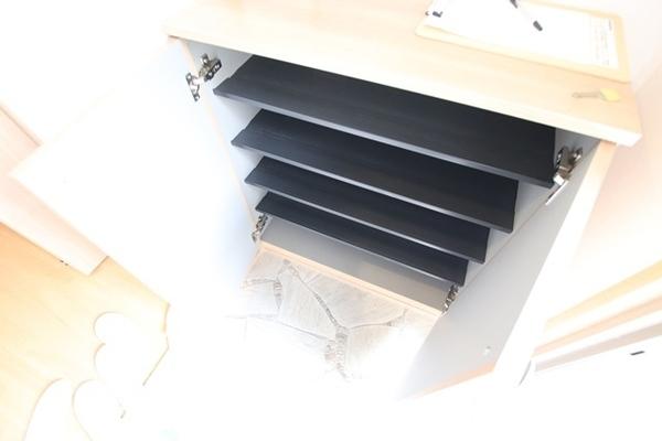 尼崎市武庫之荘本町１丁目のアパート