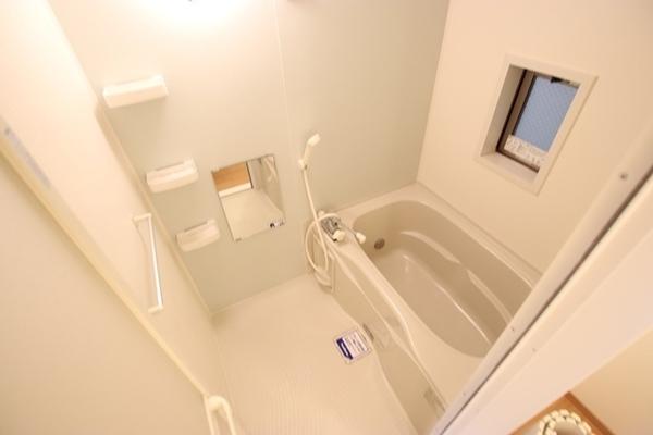 尼崎市武庫之荘本町１丁目のアパート