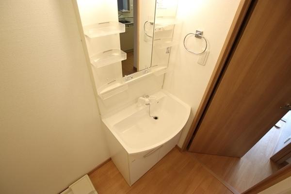 尼崎市武庫之荘本町１丁目のアパート