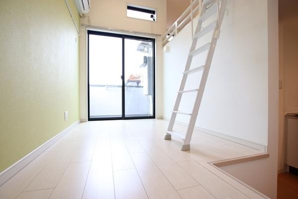 尼崎市南塚口町８丁目のハイツ