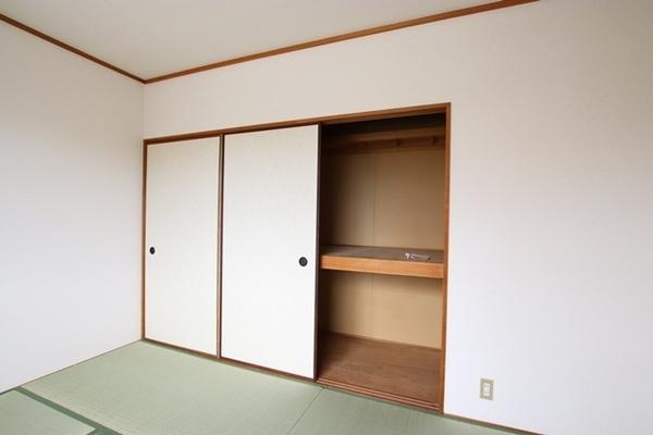 ホワイトヴィラ弐番館