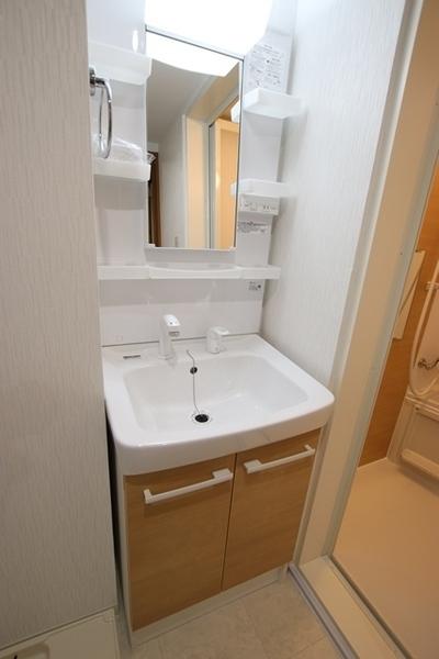 尼崎市南竹谷町１丁目のハイツ