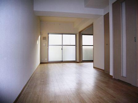 尼崎市水堂町３丁目のマンション