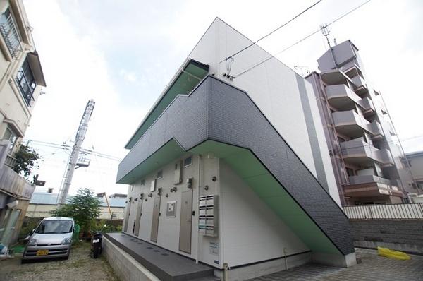 尼崎市瓦宮１丁目のハイツ