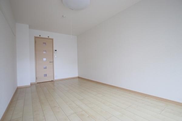 尼崎市東難波町３丁目のマンション