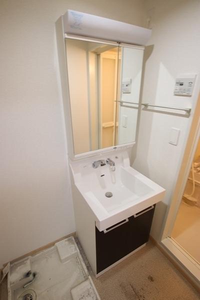 尼崎市東難波町３丁目のマンション