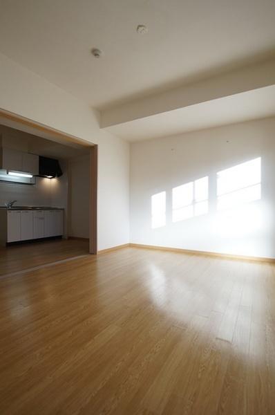 尼崎市水堂町３丁目のマンション