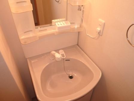 尼崎市稲葉荘３丁目のハイツ