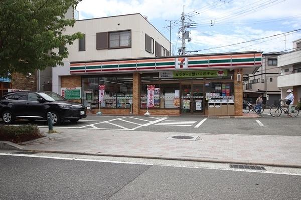レーヴコート(セブン-イレブン尼崎食満７丁目店)