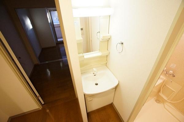 尼崎市立花町４丁目のマンション