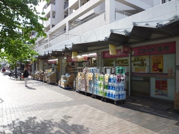 尼崎市浜３丁目のアパート(ニシイチ薬局アミング潮江店)